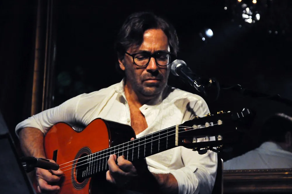 4461837-al-di-meola.jpg