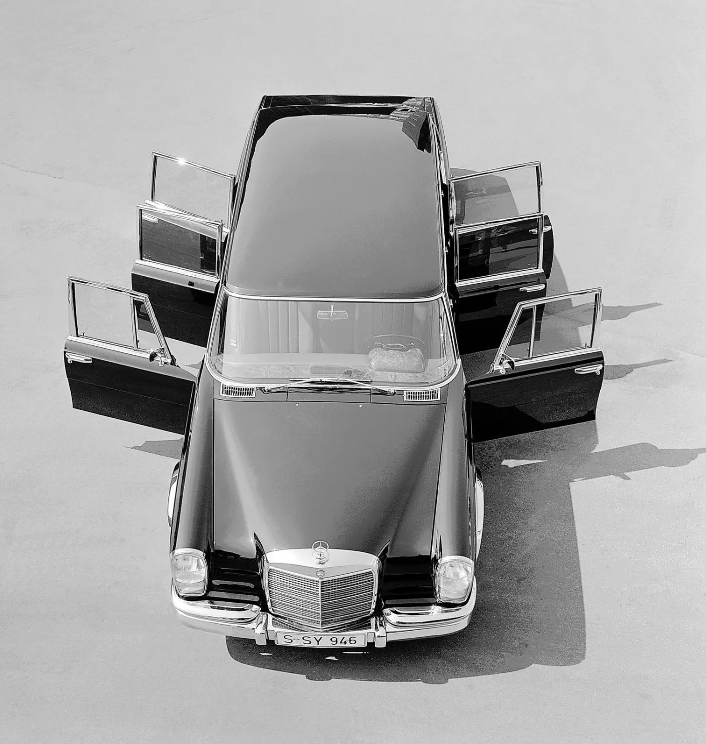 4474727-w100-model-600-pullman-1964-dodatkowe-drzwi.jpg