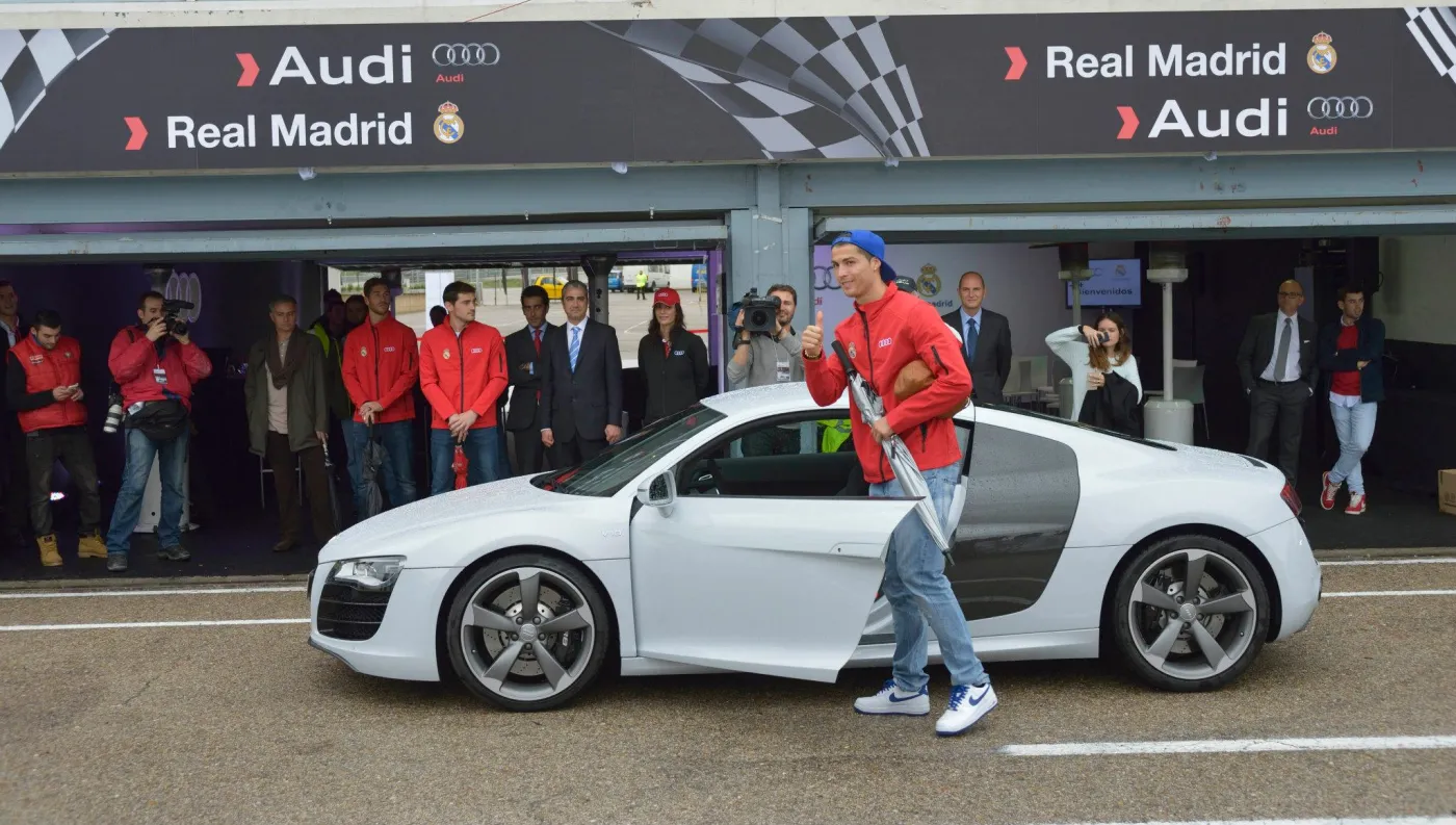 Ronaldo i jego nowe Audi R8 
