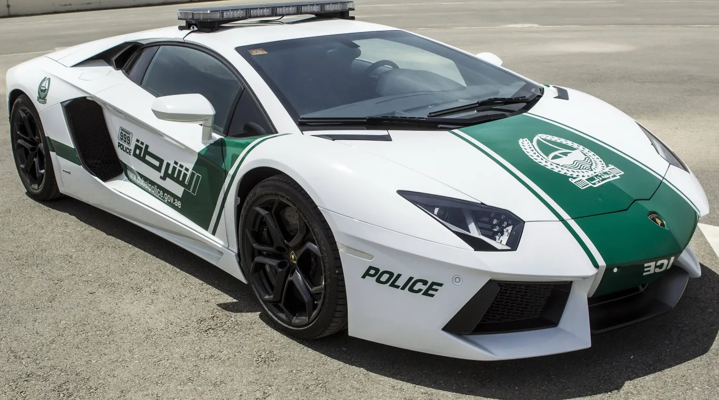 Lamborghini i ferrari w barwach policji! To nie jest żart! ZDJĘCIA