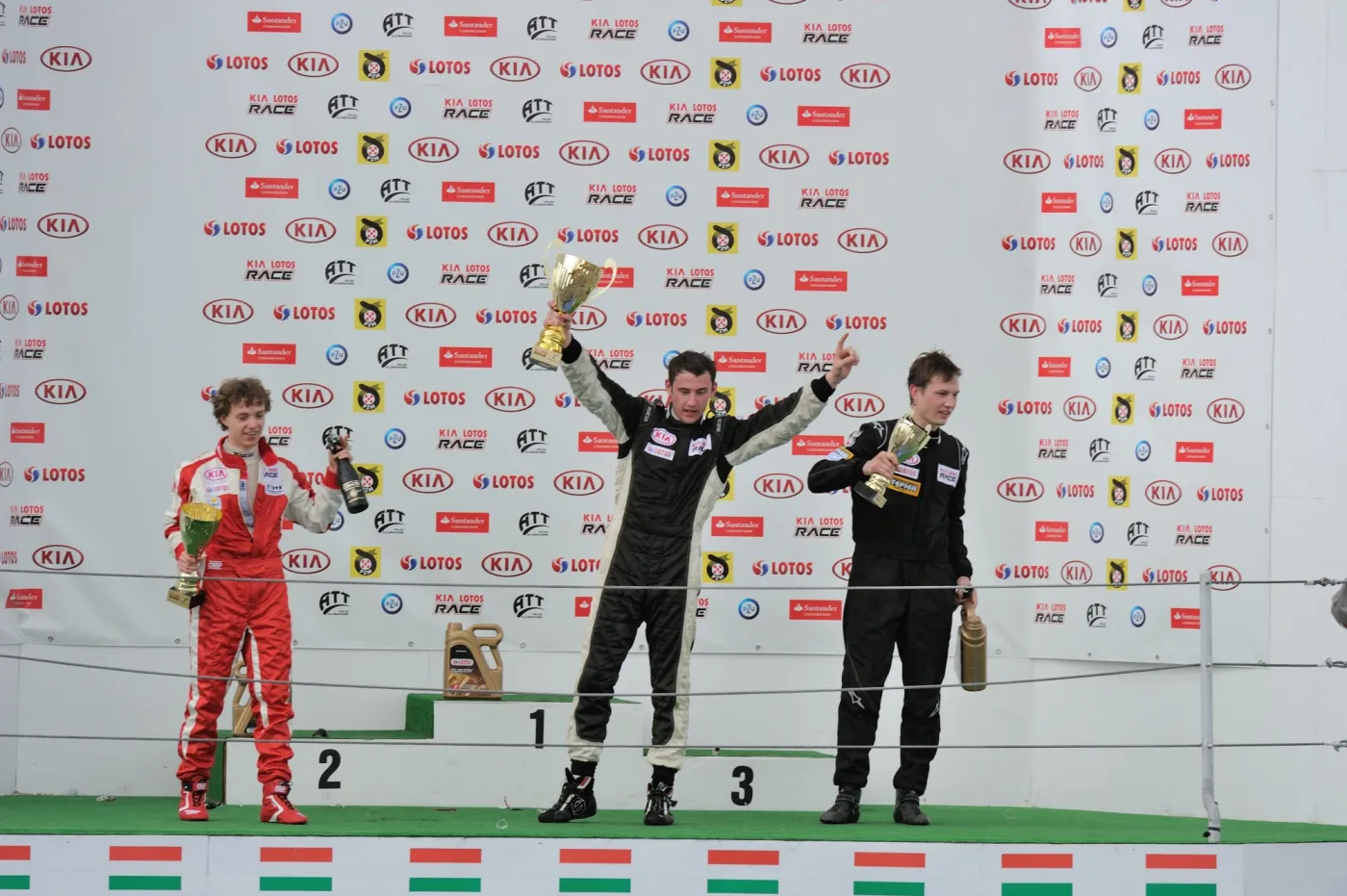 4909148-podium-002.jpg
