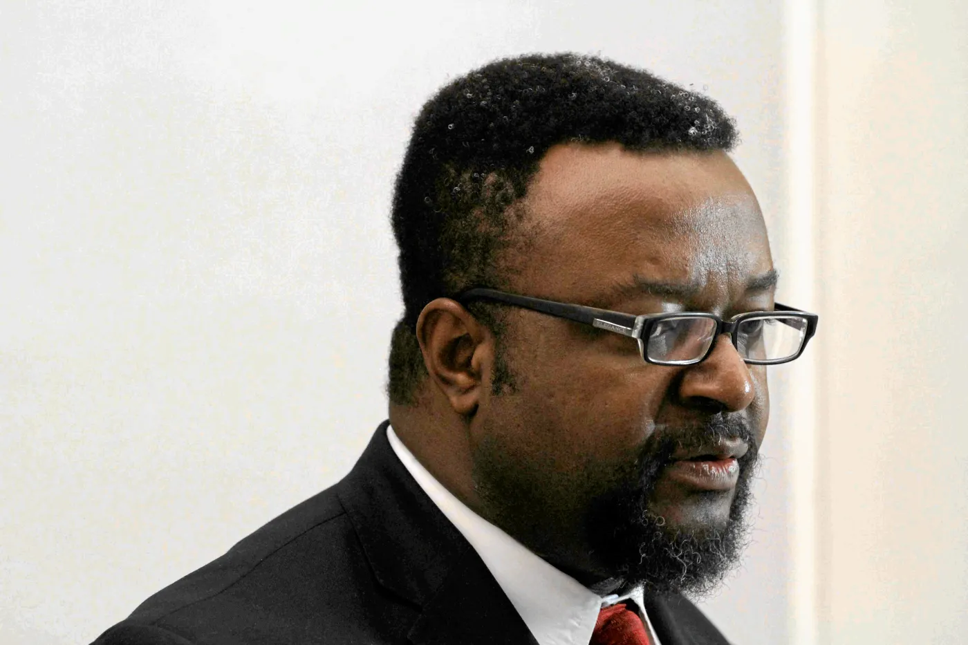 Politycy PO jak baroni pijący wino i palący cygaro? "Stajemy się aroganccy"