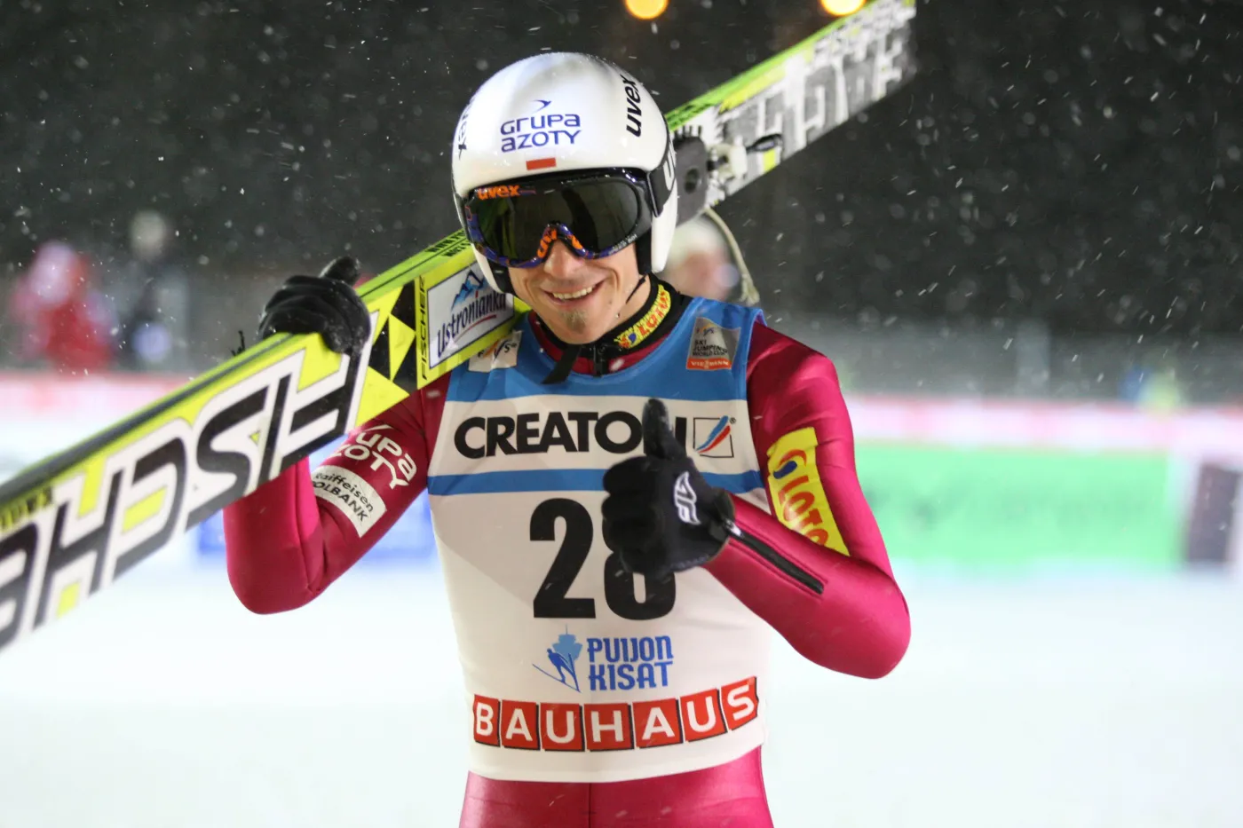 Żyła czwarty w kwalifikacjach. Stoch zrezygnował ze skoku