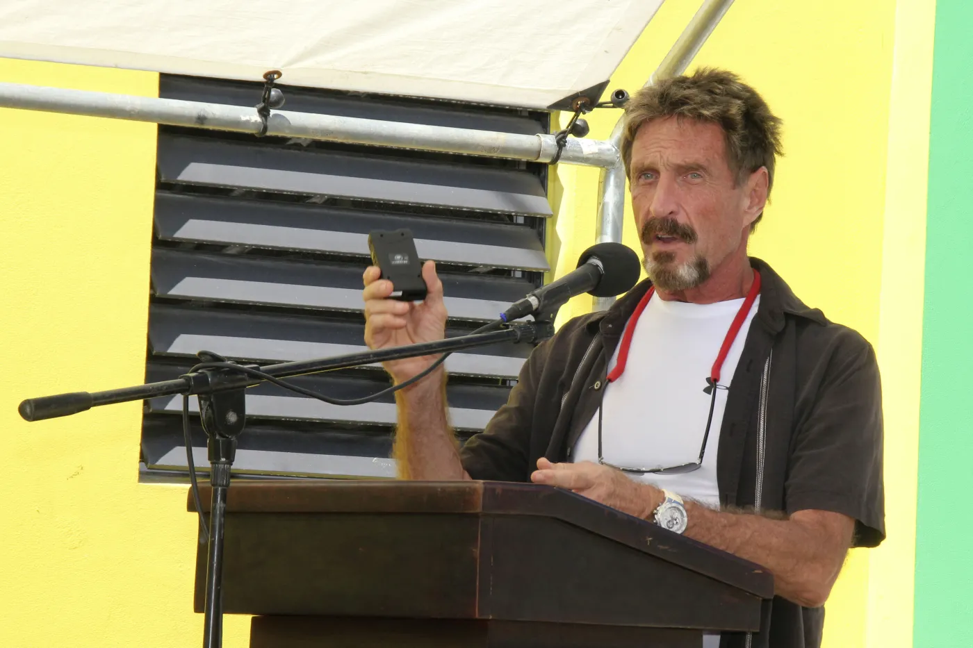 5255444-john-mcafee.jpg