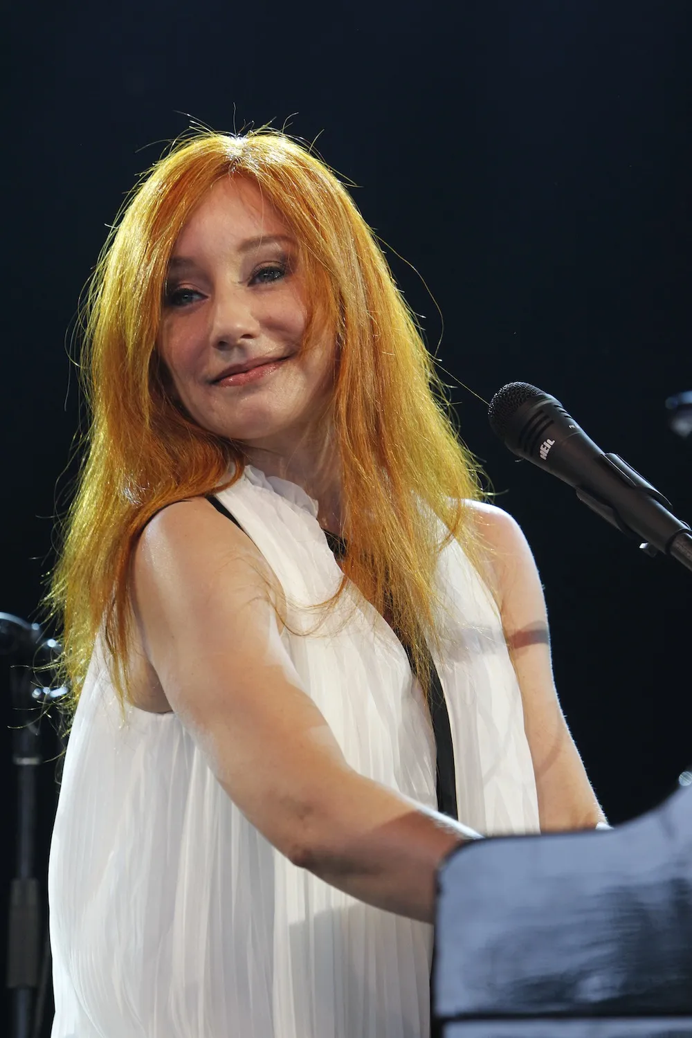 5327795-tori-amos.jpg