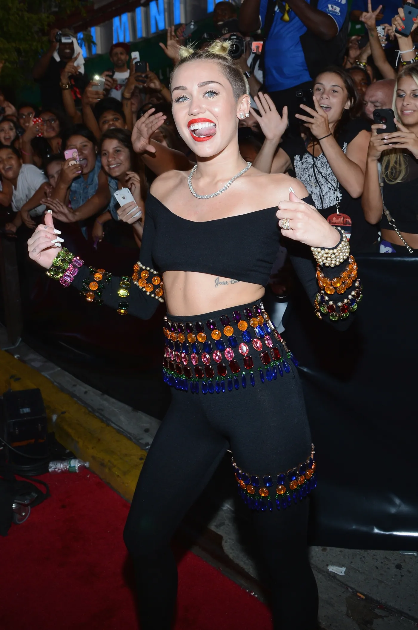 5340134-miley-cyrus.jpg
