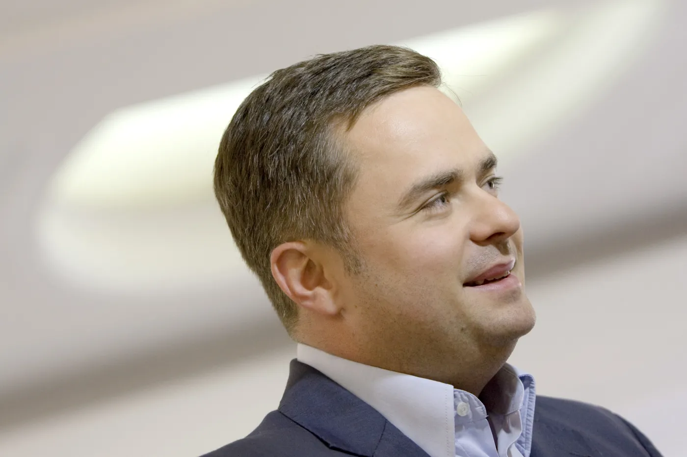 Hofman o piąteczku, płaszczu i samochodach: Polityk ma prawo...