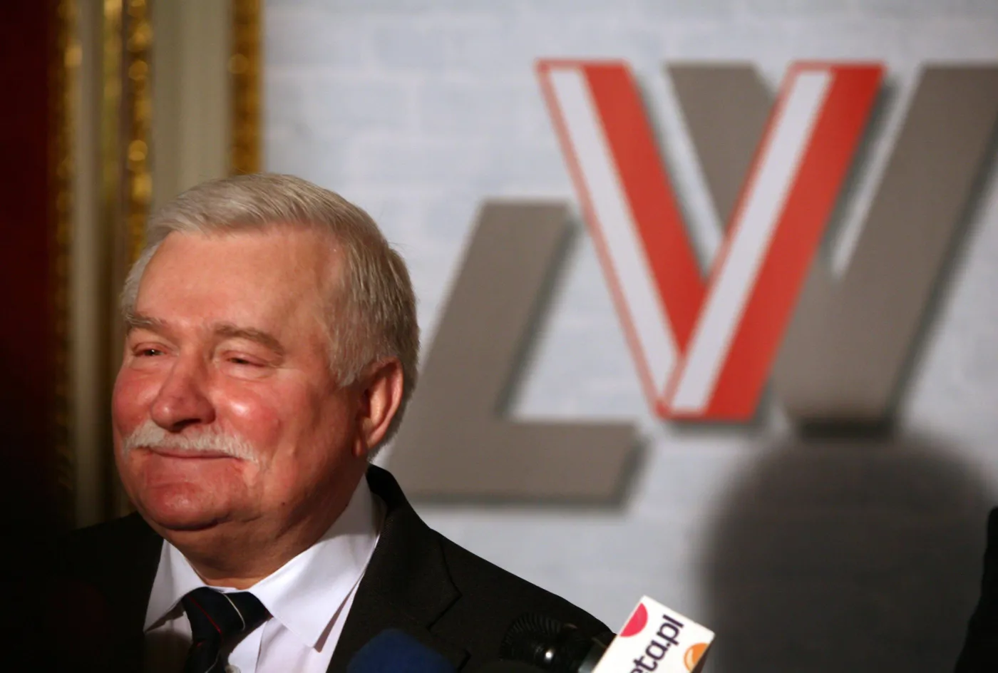 5461968-lech-walesa.jpg