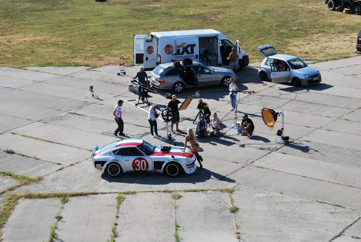 5470629-vomtowerammilitrflughafentklmitdatsun260z.jpg