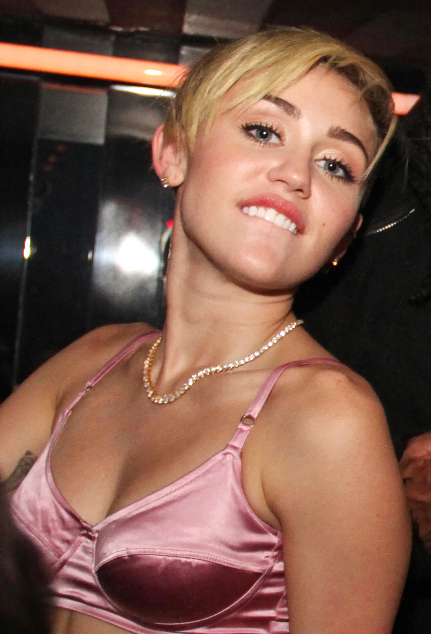 5508031-miley-cyrus.jpg