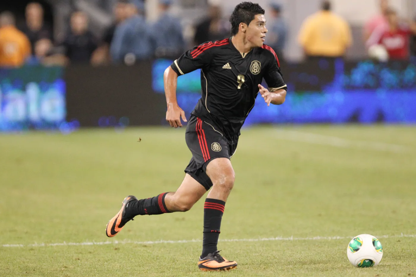 El. MŚ 2014: Co za gol! Cudowna "przewrotka" Raula Jimeneza. WIDEO