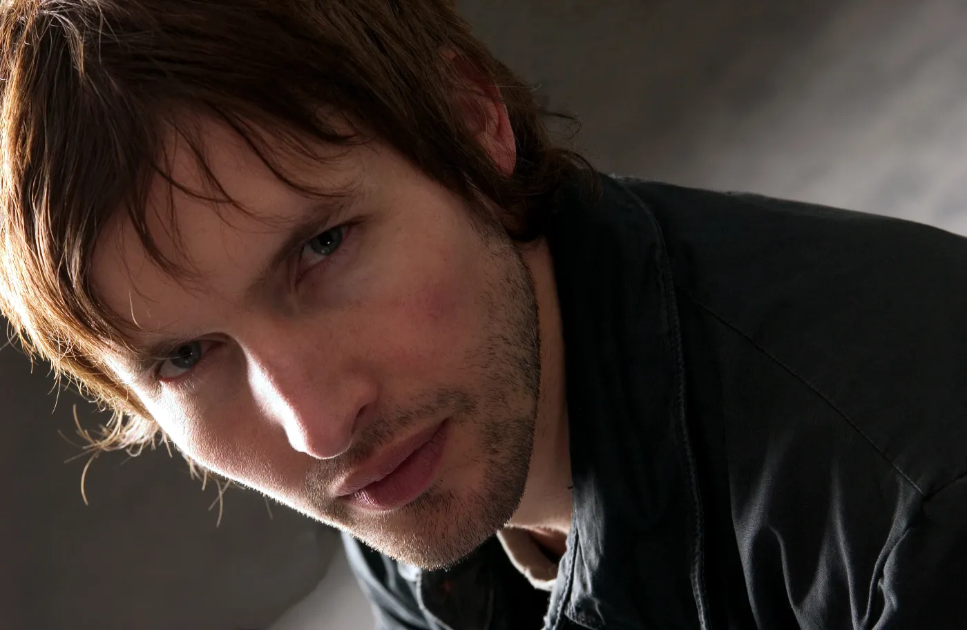 5551807-james-blunt.jpg