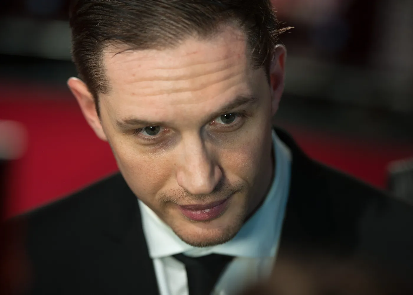 Tom Hardy już wie, jak to jest być jak Elton John
