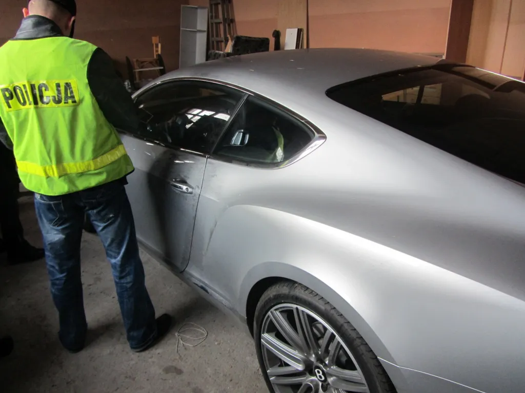 Cztery z pięciu modeli Bentleya odnalezione. Polacy kradli w Berlinie [AKTUALIZACJA]