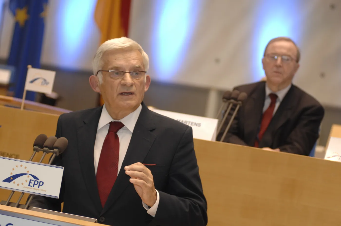 6185545-jerzy-buzek.jpg