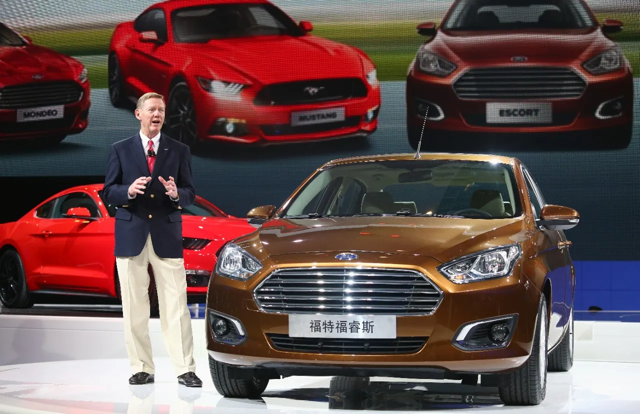 Powrót po latach zapomnienia! Tak wygląda nowy ford escort - pierwsze zdjęcia