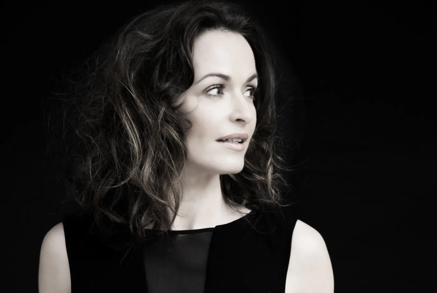 Sharon Corr – piękna siostra wychodzi z cienia [ZDJĘCIA]