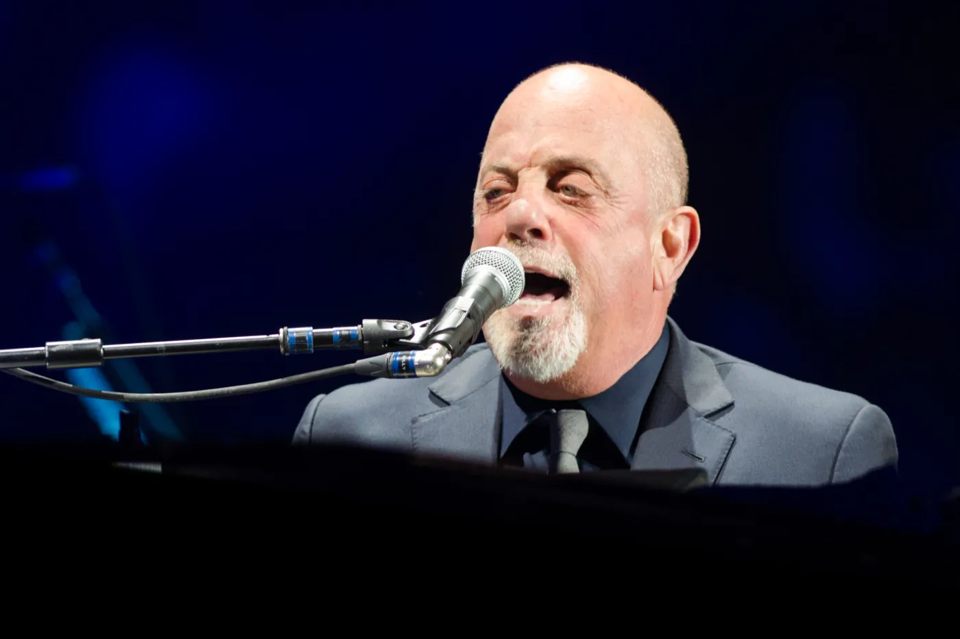 6303641-billy-joel.jpg