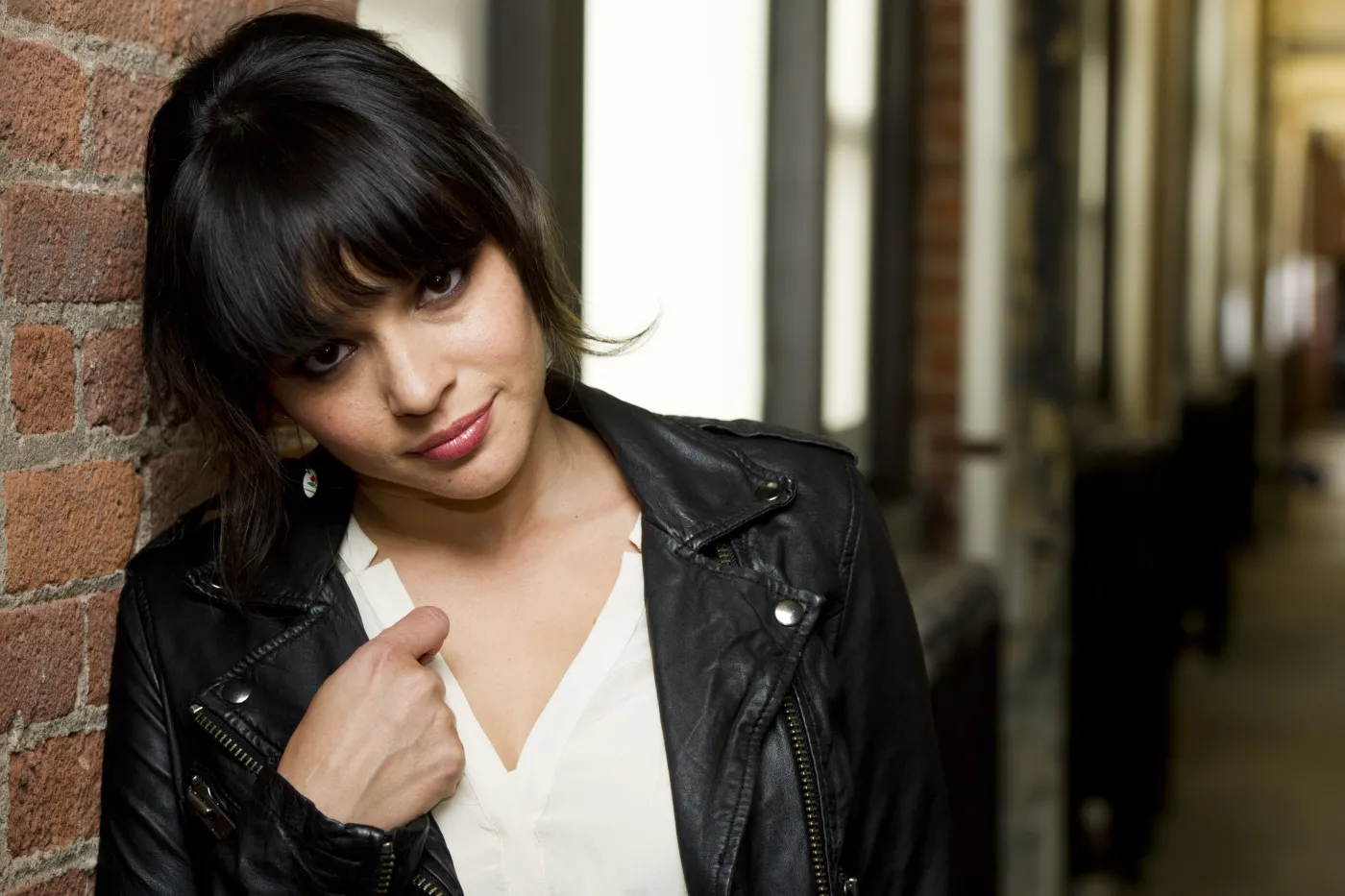 5687661-norah-jones.jpg
