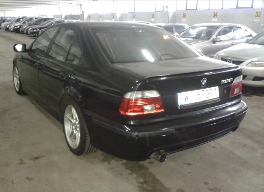 Luksus w dobrej cenie! Kancelaria Prezydenta sprzedaje samochody BMW serii 5. ZDJĘCIA