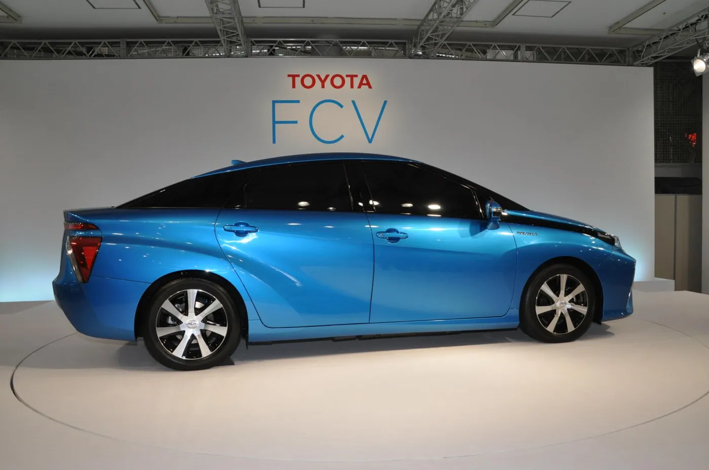 6557497-toyota-fcv.jpg