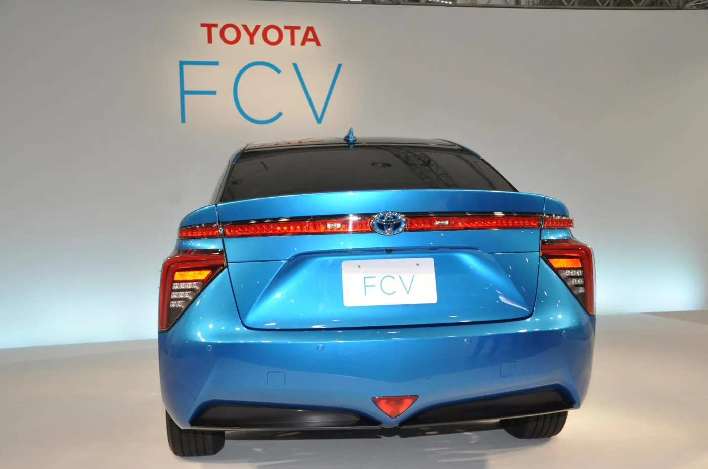 6557555-toyota-fcv.jpg