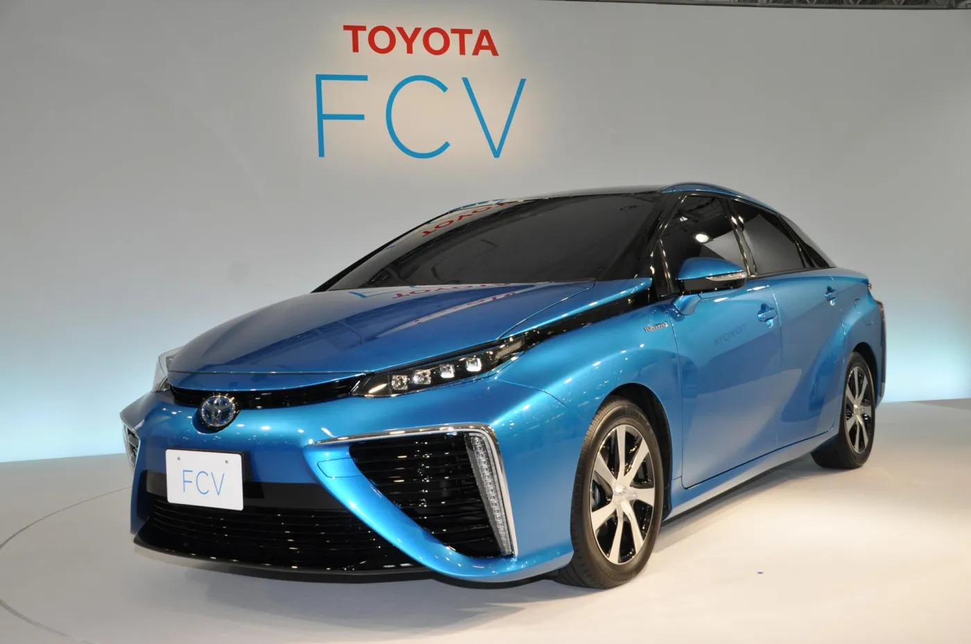 6557642-toyota-fcv.jpg