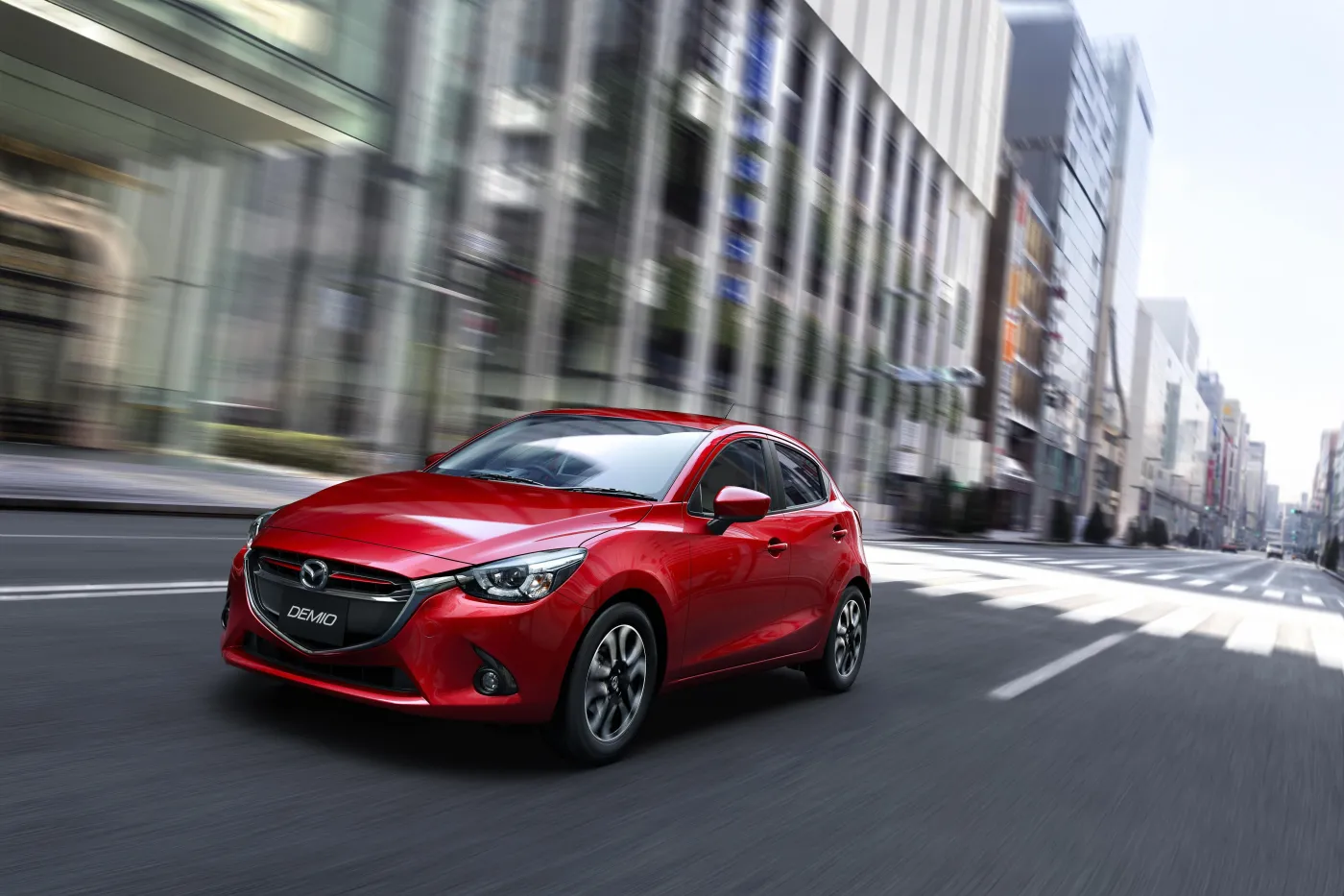 6590172-872583-mazda2-cut004-mjo-high-de-soul-red.jpg