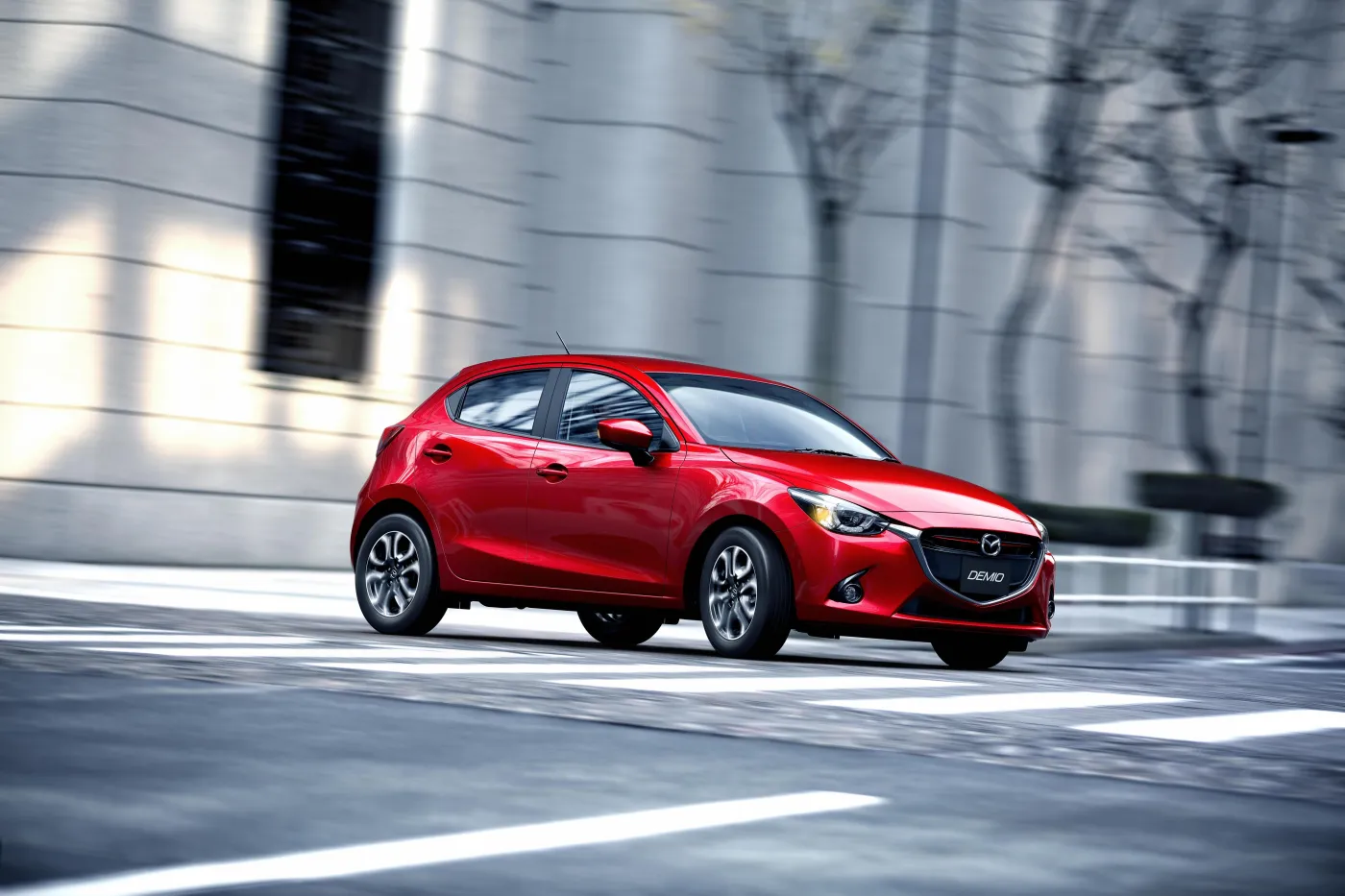 6590201-872587-mazda2-cut006-mjo-high-de-soul-red.jpg