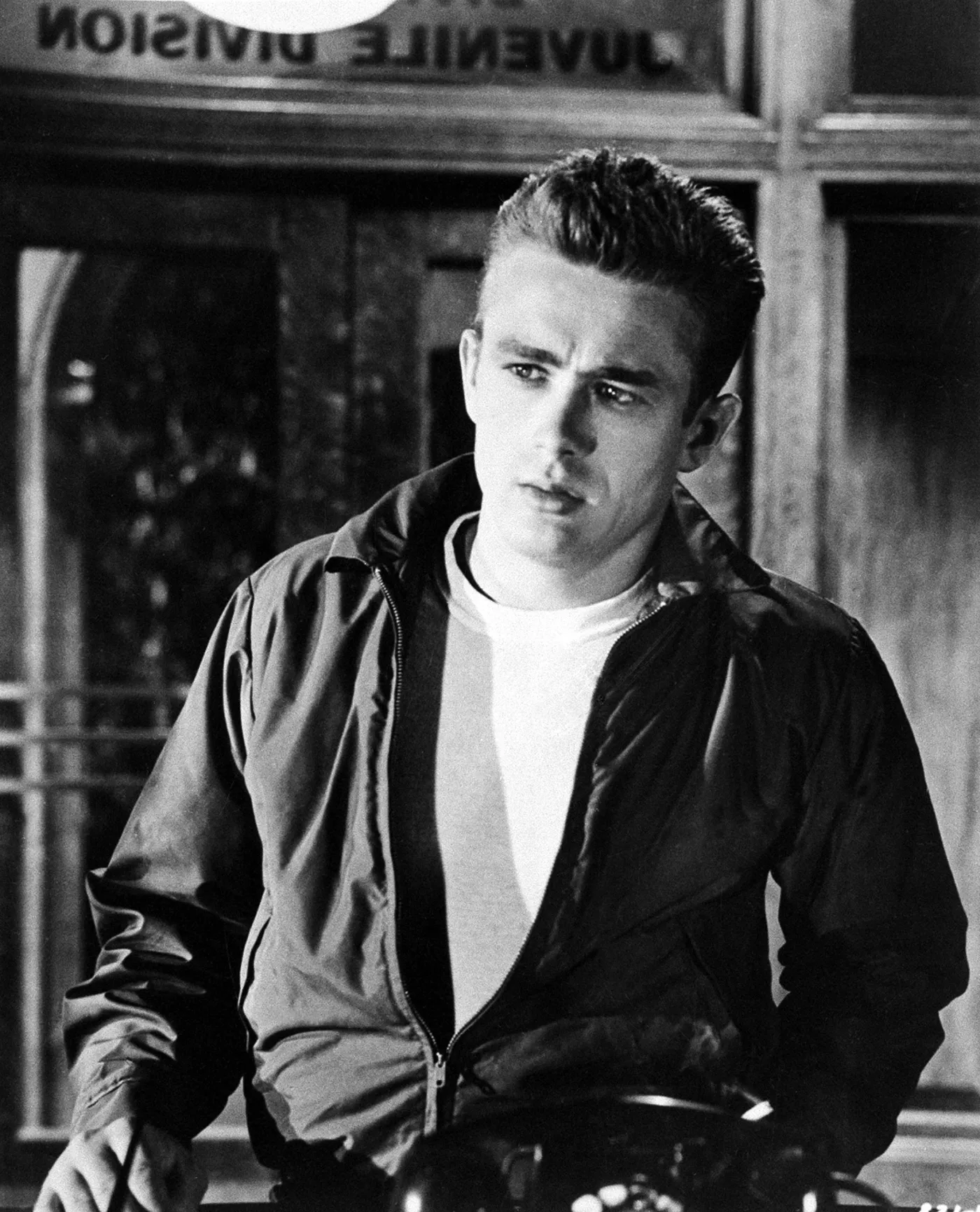 6592769-james-dean.jpg