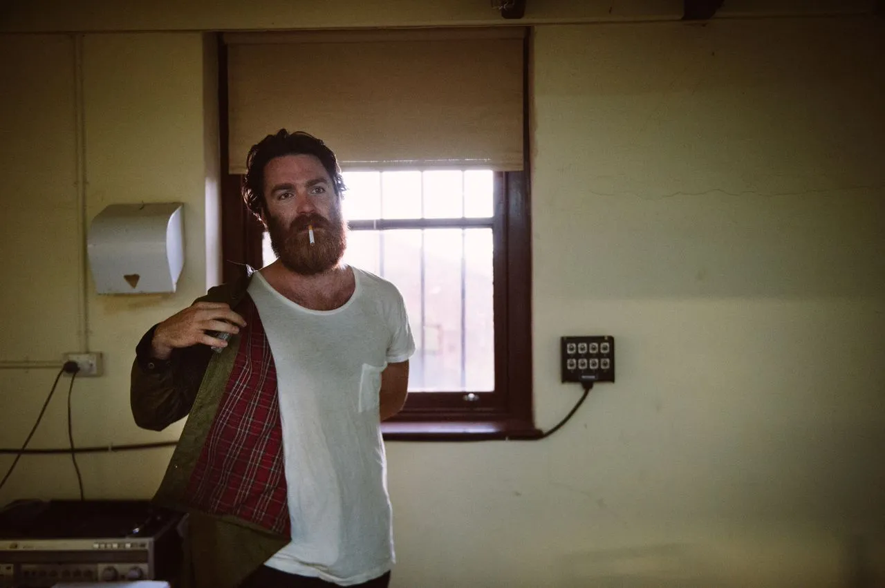 6397382-chet-faker.jpg