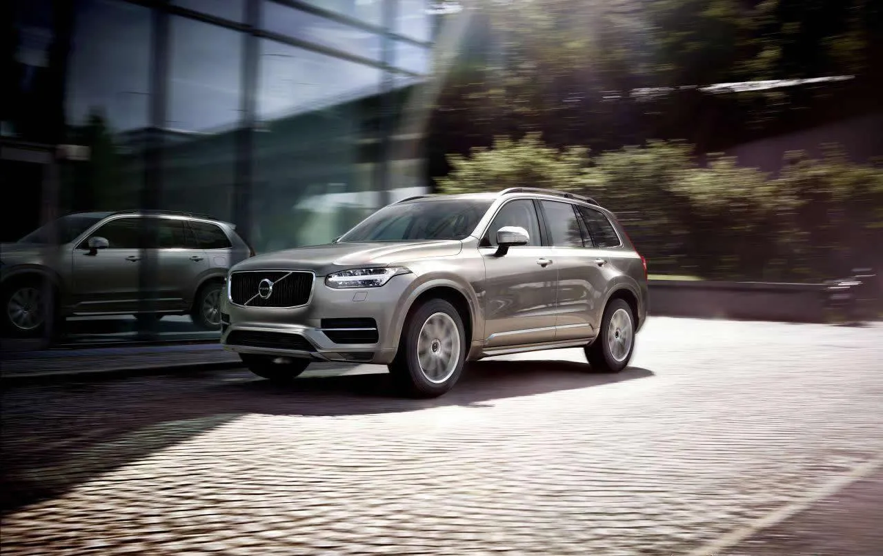 6718727-volvo-xc90.jpg