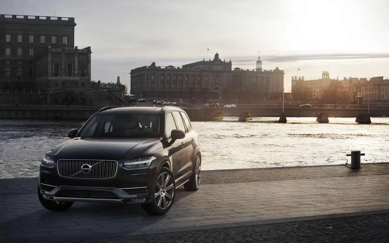 6718756-volvo-xc90.jpg