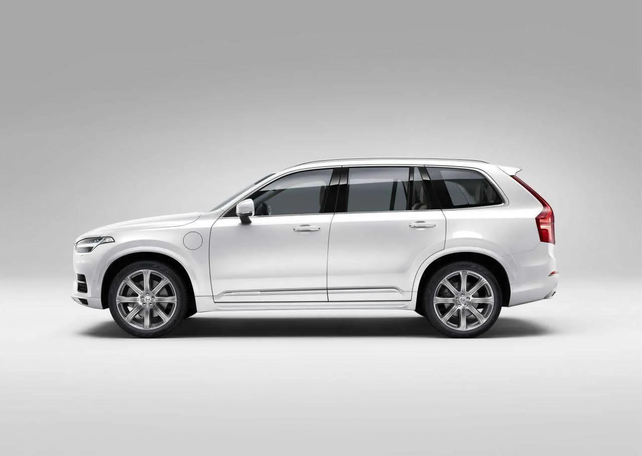 6718785-volvo-xc90.jpg