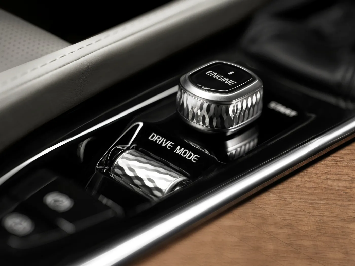 6346429-volvo-xc90.jpg