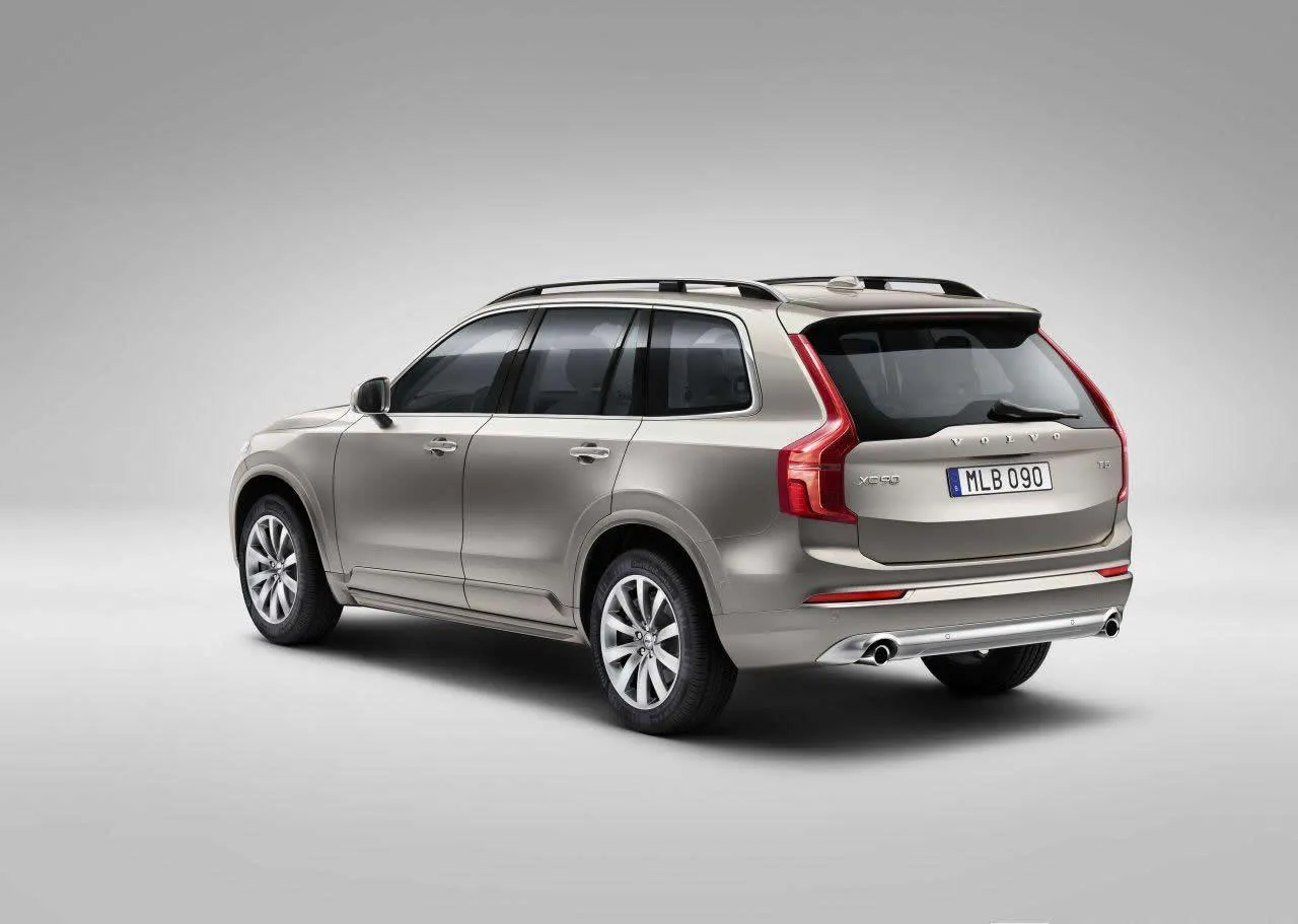 6718447-volvo-xc90.jpg