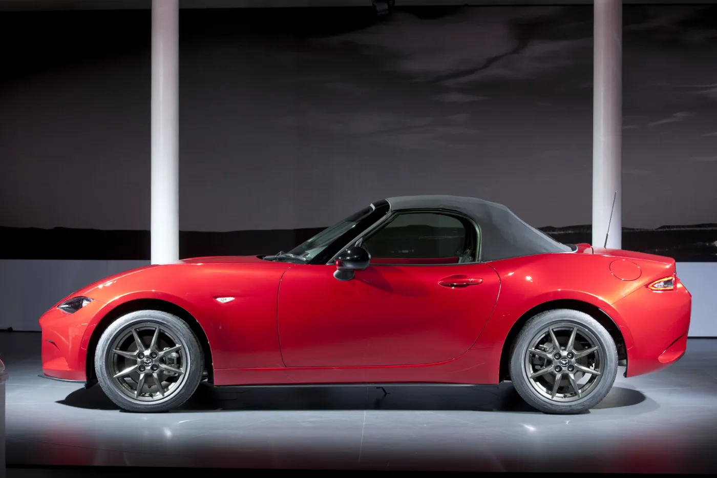 6755501-mazda-mx-5.jpg