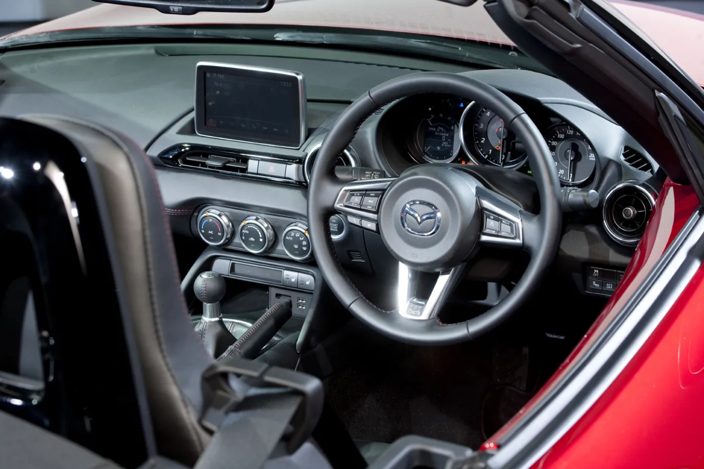 6756038-mazda-mx-5.jpg