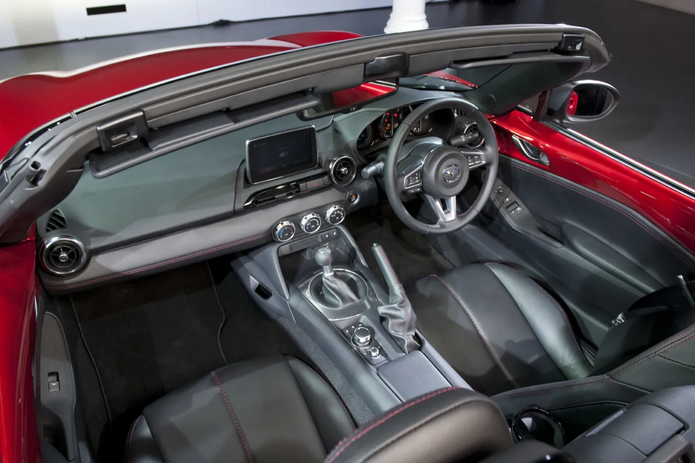 6756067-mazda-mx-5.jpg