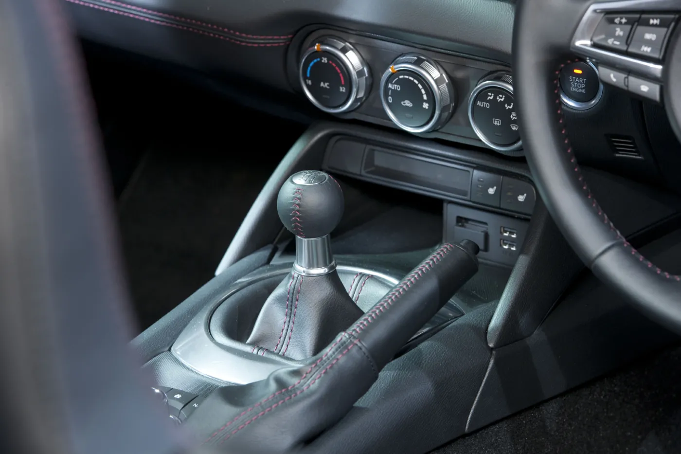 6756096-mazda-mx-5.jpg