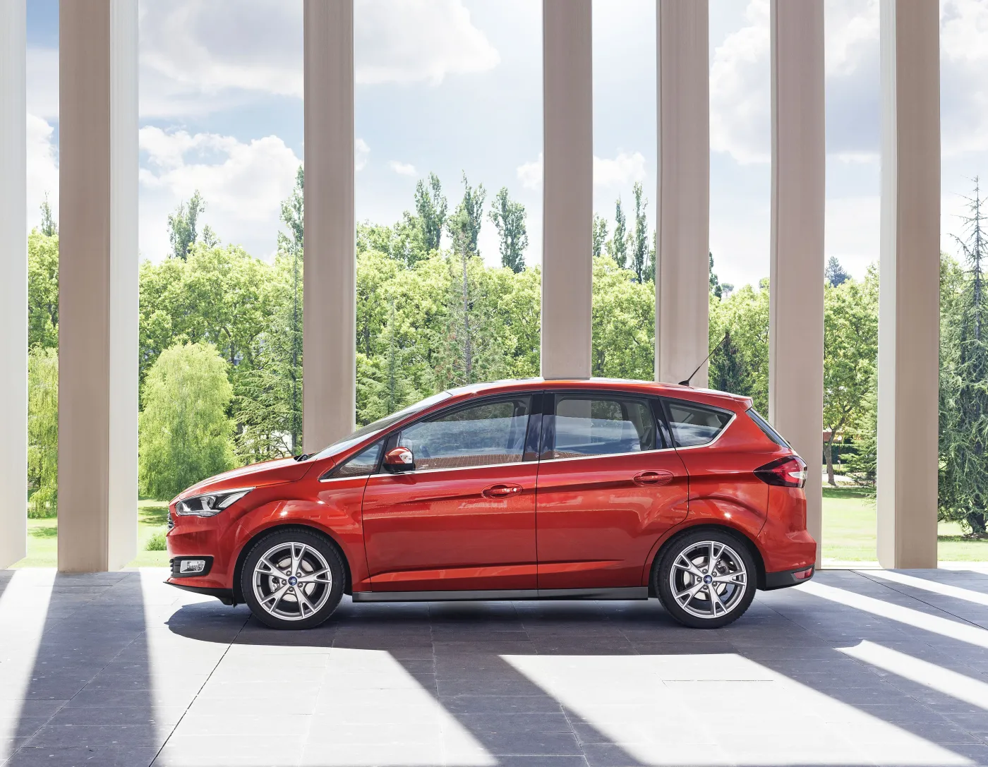 6815094-ford-c-max.jpg