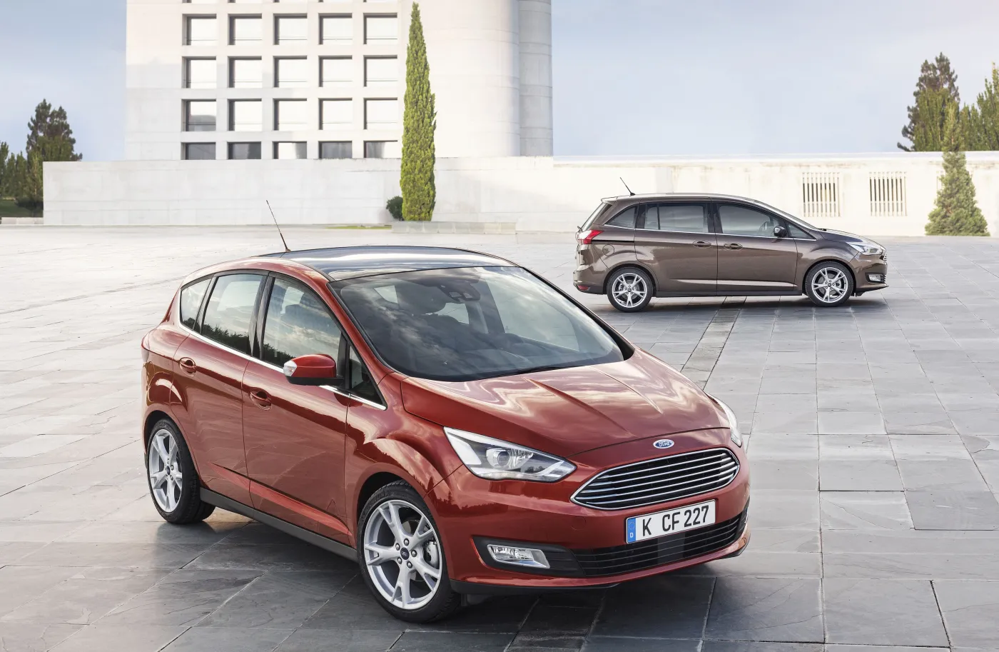 6815297-ford-c-max.jpg