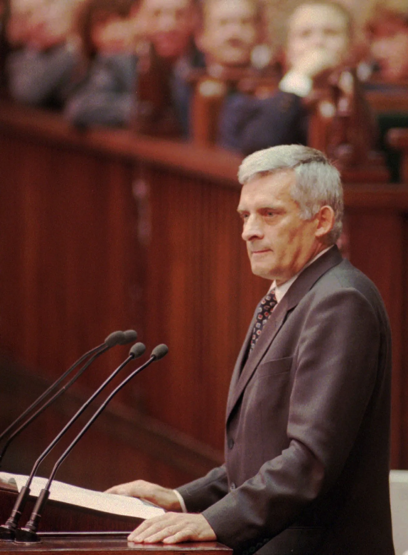 6380523-jerzy-buzek.jpg