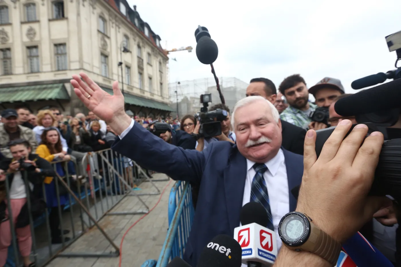 6380918-lech-walesa.jpg