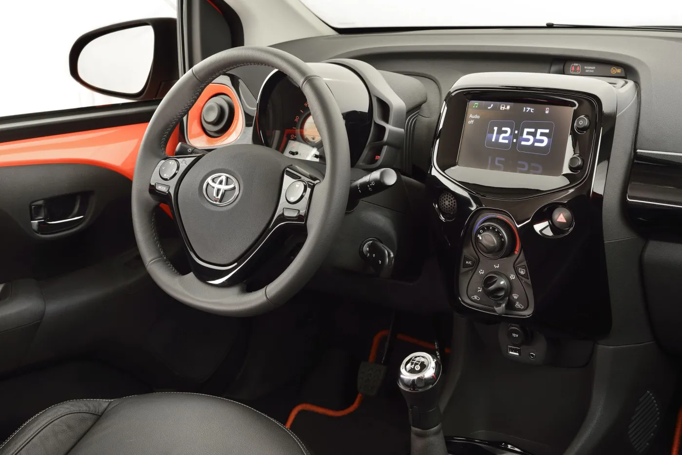 6385008-toyota-aygo.jpg