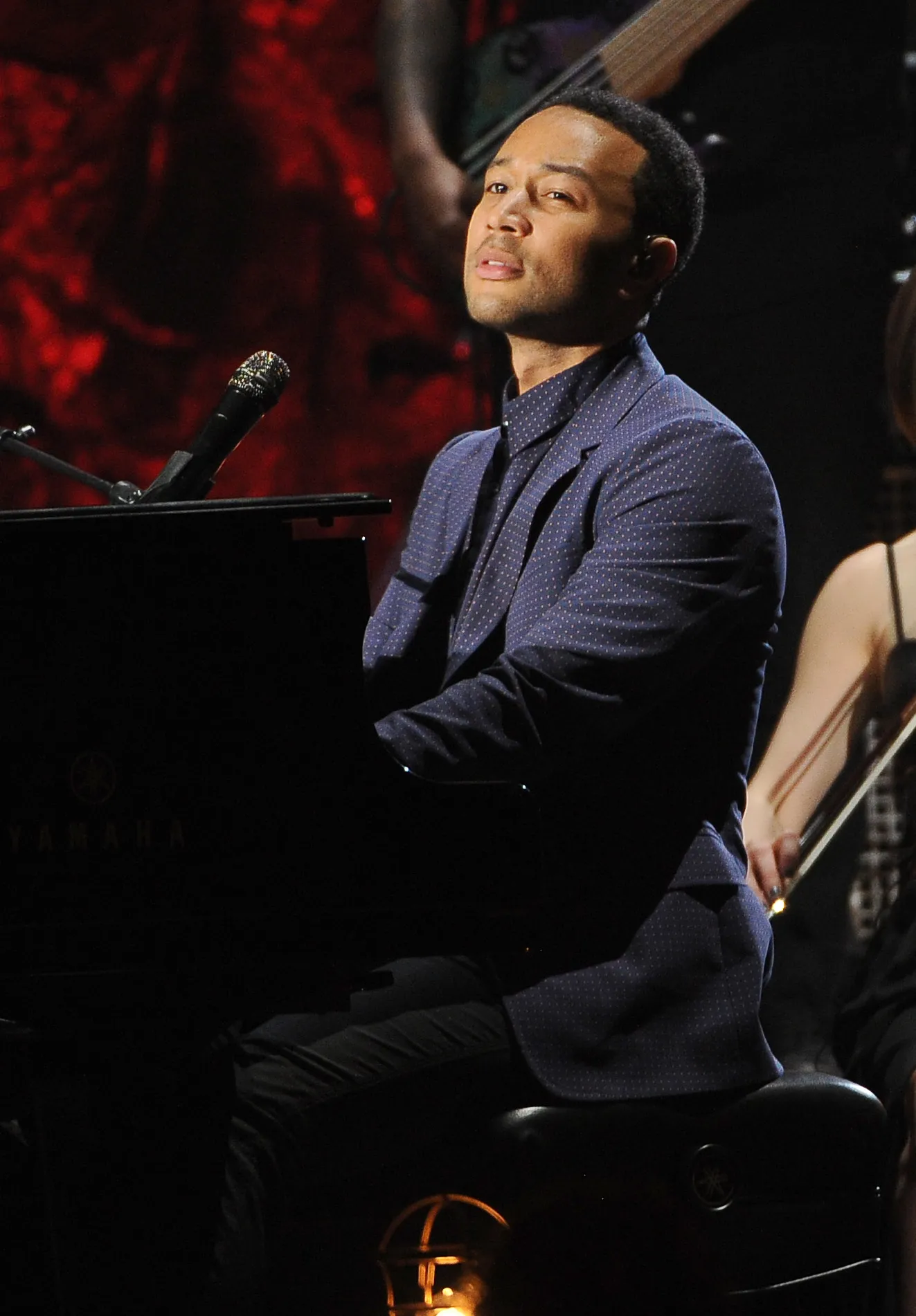 6419916-john-legend.jpg