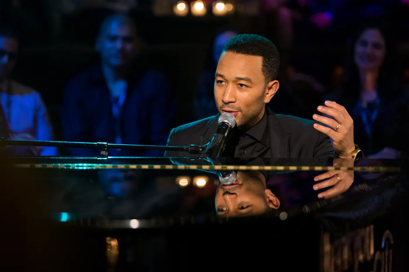 6419945-john-legend.jpg