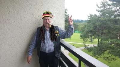 Lech Wałęsa bawi się w Bieszczadach. ZDJĘCIA z basenu, jacuzzi