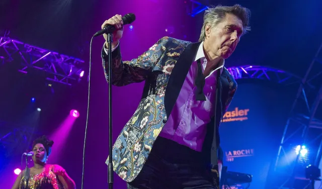 Latka lecą, a Bryan Ferry (rocznik 1945) wciąż jest w świetnej formie! [ZDJĘCIA]