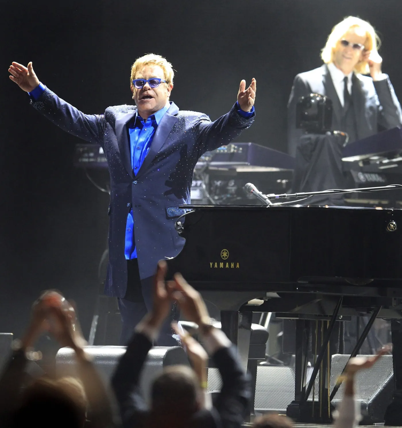 7021478-elton-john.jpg
